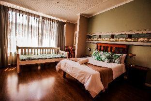 The Russel Guest House - 5