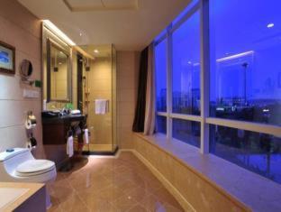 The Royal Marina Plaza Hotel Guangzhou - Canton - 3