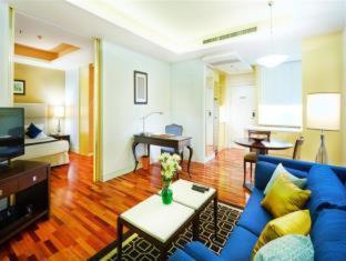The Duchess Hotel - 4