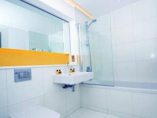 Axiom Park Hotel - London - 2