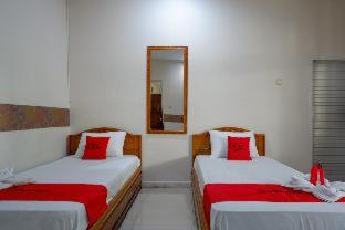 RedDoorz Plus Syariah at Alam Raya Hotel - Palu - 4