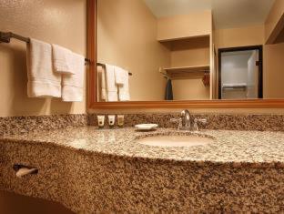Sonoma Winegrower's Inn - 3