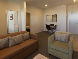 Ramada Suites by Wyndham Christchurch City - Christchurch - 9