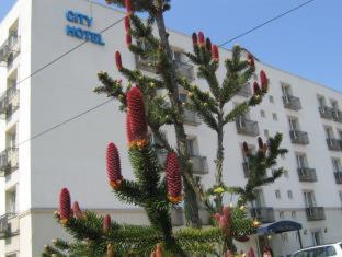City Hotel Bucharest - 9