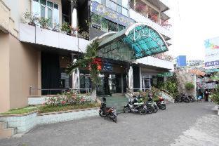 Akur Hotel Malioboro Mitra RedDoorz - Yogyakarta - 5