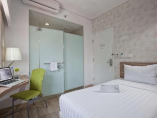 Whiz Hotel Cikini Jakarta - Jakarta - 6