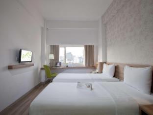 Whiz Hotel Cikini Jakarta - 3