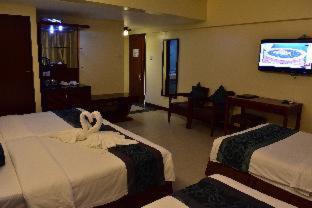 Golden Phoenix Hotel Boracay - Boracay - 1