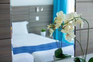 Limanaki Beach Hotel & Suites - 9