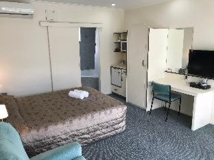 Legends Motel - 1