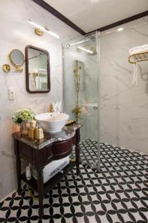 Athena Royal Cruise - Luxury in Halong Bay - 9