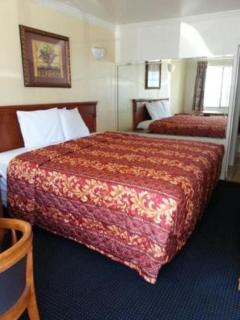 Tower Motel Long Beach - 1