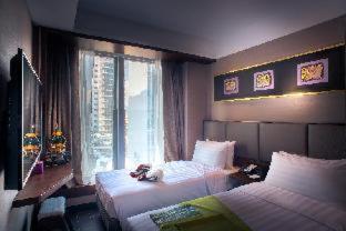 Soravit on Granville - Hongkong - 3