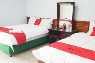 RedDoorz near Bojonegoro Train Station - 2