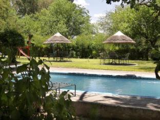 Cresta Riley's Hotel - Maun - 9