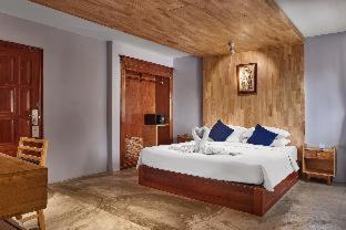 Pacific Hotel - 7
