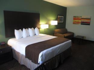 Best Western Plus Columbia Inn - 4