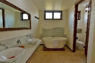 Kena Beach Hotel - 4