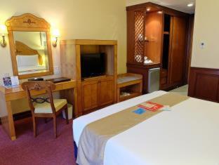 Waterfront Cebu City Hotel & Casino - Cebu City - 3