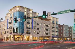 Bluemont Hotel - 9