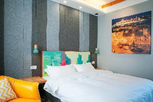 The Cloudland International Youth Hostel, Close to the city center,10 min walks to the subway, Close to the night market, old street, green lake, English-speaking service, free Activity convenient payment and visa cards are accepted - 3