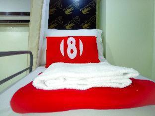 8Hostel - 8