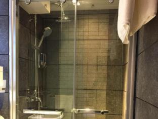 Seasons Hotel - Causeway Bay - Hong Kong - 1