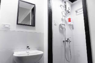 RedDoorz Plus at MM Hotel Las Pinas former RedDoorz Plus Near Bamboo Organ - Manila - 7