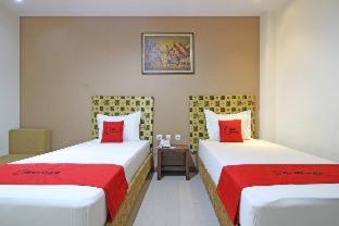 RedDoorz near UNS Solo - Solo - 8