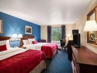 Cottonwood Suites Savannah Hotel & Conference Center - Savannah - 7