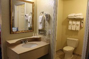 Cottonwood Suites Savannah Hotel & Conference Center - Savannah - 1