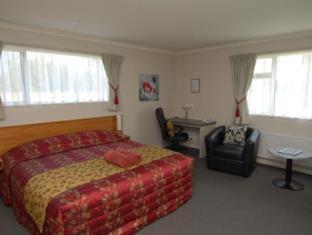 High Peaks Hotel - 2