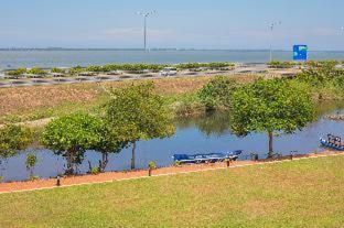 Amora Lagoon Hotel - Katunayaka - 8