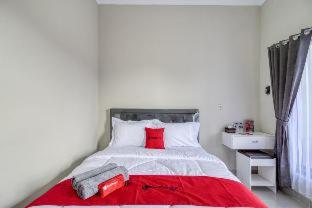RedDoorz at Berlian Homestay Malioboro Yogyakarta - Yogyakarta - 8