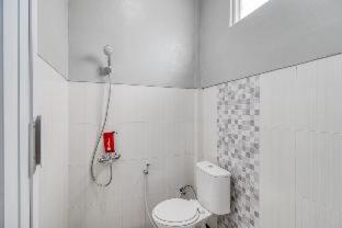 RedDoorz at Berlian Homestay Malioboro Yogyakarta - Yogyakarta - 6