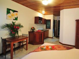 Poppy's on the Lagoon - Port Vila - 7
