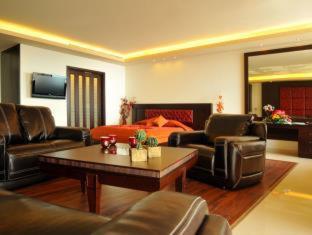 Hollywood Inn Boutique Hotel - 1