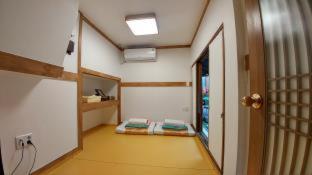 Sophia Hanok Guesthouse - 2