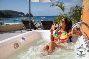 Papa Freds Beach Resort - 5