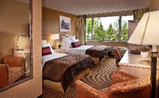 Coast Gateway Hotel - SeaTac - 1