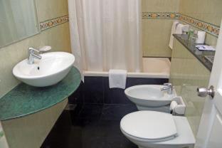 Global Towers Hotel & Apartments - Colombo - 9