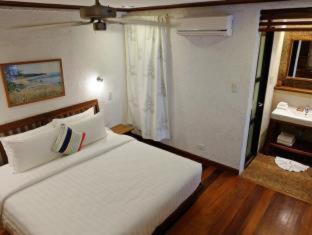 The Strand Boutique Resort - 4
