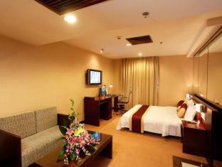 New World Hotel - 8