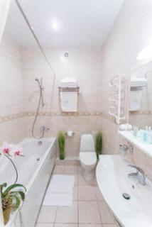 Seasons SPA Boutique Hotel - Kozin - 1