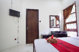 RedDoorz Syariah near Ngade Lake Ternate - Ternate - 9