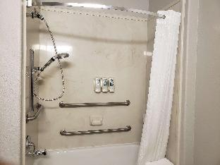 Best Western Plus San Antonio East Inn & Suites - 4