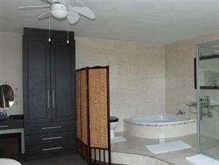 Bluewater Beachfront Guest House - Port Elizabeth - 9
