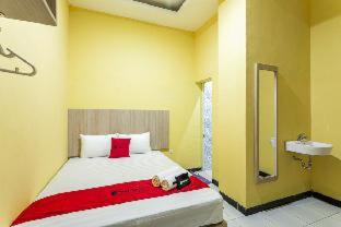 RedDoorz near Puro Mangkunegaran - 7