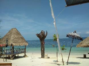 Madu Tiga Beach and Resort - Tanjung Pinang - 4