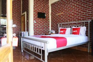 OYO 1722 Villa Ciparay Indah Syariah - Garut - 1